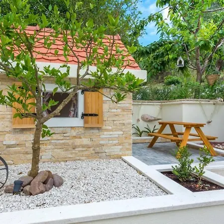Villa Lipovac Trogir Exterior photo