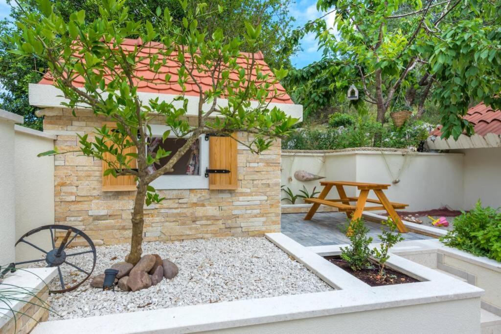 Lipovac Trogir